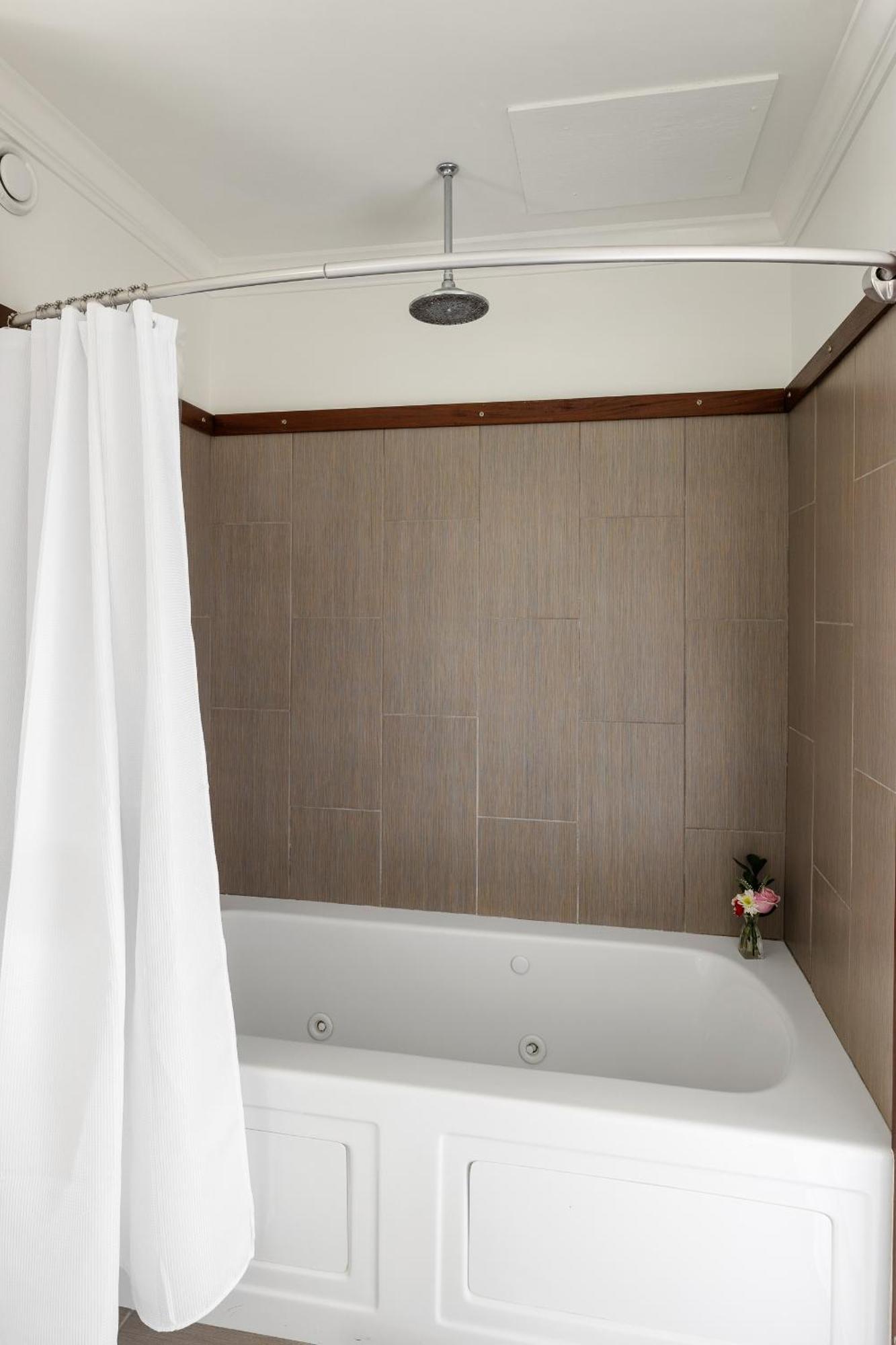 Regatta Inn - Adults Only フォーリービーチ エクステリア 写真